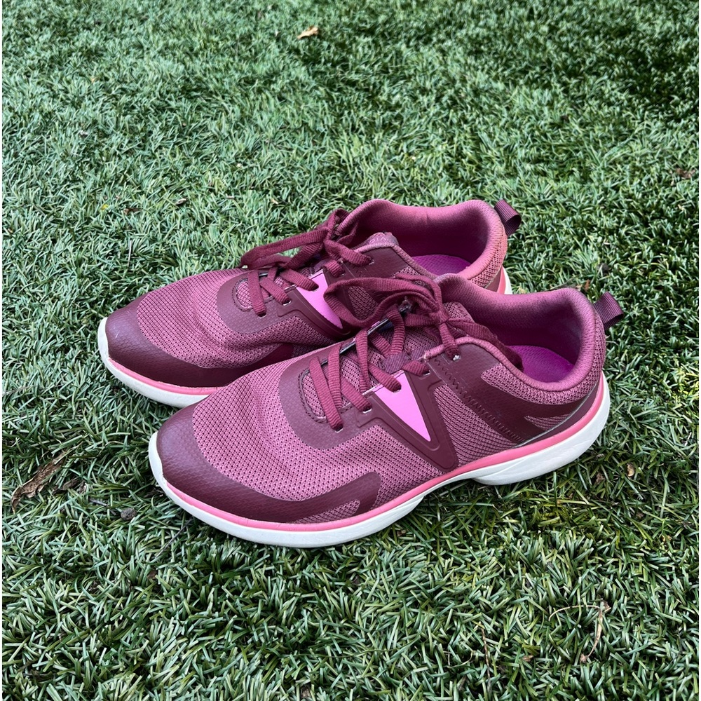Vionic walking shoes